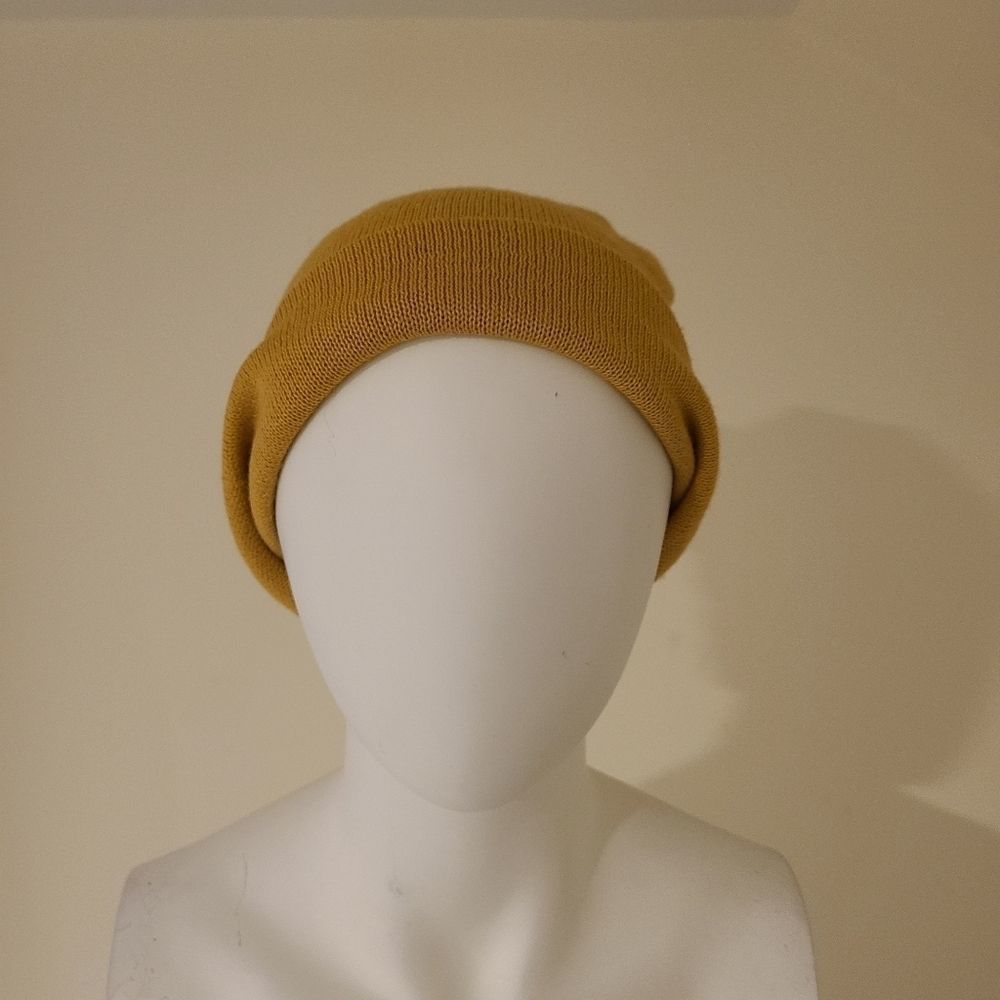 Beanie - Picture 5 of 7